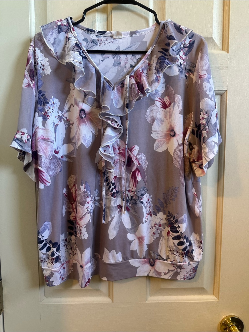 Floral Ruffle V-Neck Women's Top in Grey